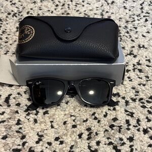 Ray-Ban Classic Black Sunglasses NWT